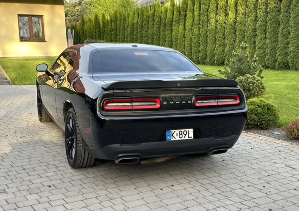 Dodge Challenger cena 103700 przebieg: 89000, rok produkcji 2016 z Wieliczka małe 466